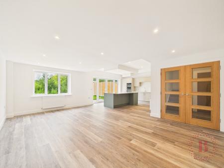 4 bedroom Detached house for sale in The Kingfisher, High Oakham Ri, Mansfield, NG18