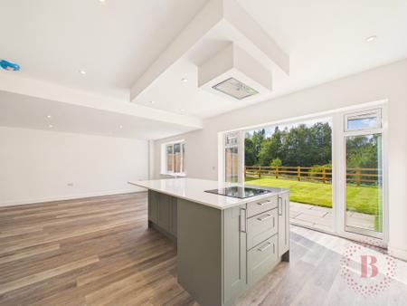 4 bedroom Detached house for sale in The Kingfisher, High Oakham Ri, Mansfield, NG18