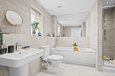 5 bedroom Detached house for sale in Field Farm, Stapleford, Stapleford, NG9