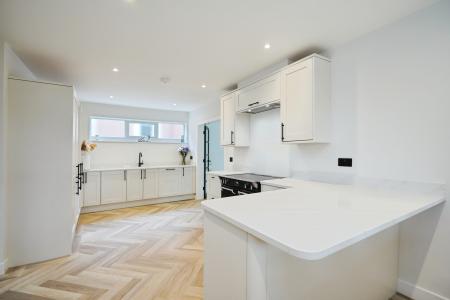 4 bedroom Detached house for sale in Monsom Lane, Repton, DE65