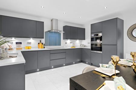 4 bedroom Detached house for sale in Olympia Reach, Beeston, Beeston, NG9