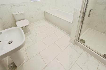 4 bedroom Detached house for sale in Olympia Reach, Beeston, Beeston, NG9