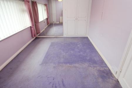 3 bedroom Semi-detached house for sale in Spencer Avenue, Nottingham, NG10