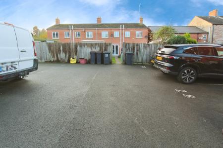 2 bedroom Town house for sale in Station Road, Castle Donington, Castle Donington, DE74