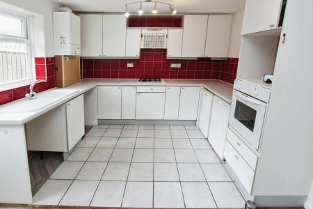 3 bedroom Terraced House to let in Barkla Close, Clifton, NG11