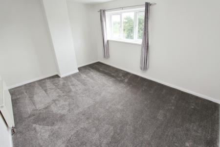 3 bedroom Terraced House to let in Barkla Close, Clifton, NG11
