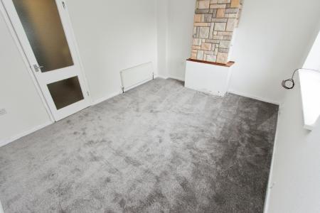 3 bedroom Terraced House to let in Barkla Close, Clifton, NG11