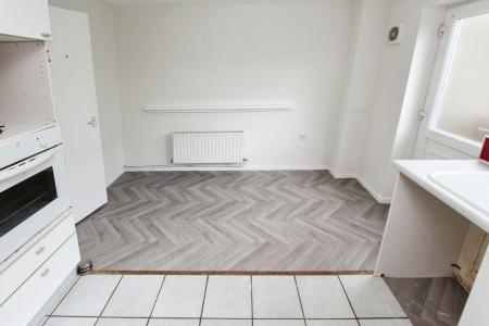 3 bedroom Terraced House to let in Barkla Close, Clifton, NG11