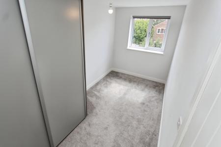2 bedroom Flat to let in Lily Grove, Beeston, NG9