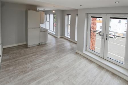 2 bedroom Flat to let in Lily Grove, Beeston, NG9