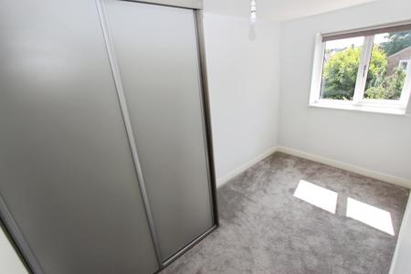 2 bedroom Flat to let in Lily Grove, Beeston, NG9