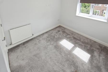 2 bedroom Flat to let in Lily Grove, Beeston, NG9