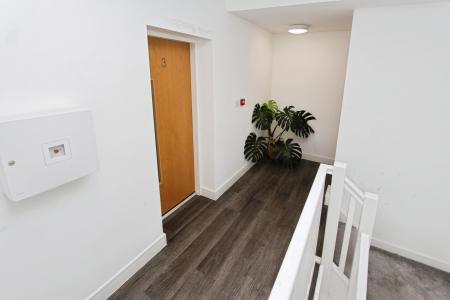 2 bedroom Flat to let in Lily Grove, Beeston, NG9