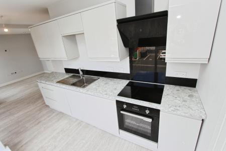 2 bedroom Flat to let in Lily Grove, Beeston, NG9