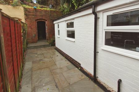 4 bedroom Terraced House to let in Nottingham Road, Stapleford, NG9