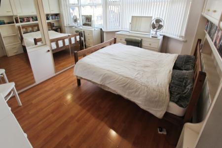 3 bedroom Semi-detached house for sale in Smithfield Avenue, Trowell, NG9