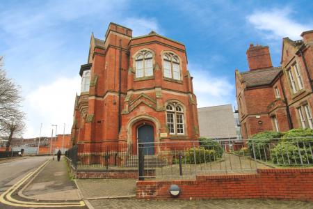 2 bedroom Apartment for sale in The Manor Centre Church Street, Beeston, NG9