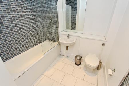 2 bedroom Apartment for sale in The Manor Centre Church Street, Beeston, NG9