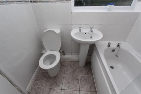 2 bedroom Semi-detached house to let in Carrfield Avenue, Toton, NG9