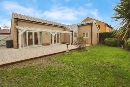 2 bedroom Detached bungalow for sale in Grove Street, Beeston, Beeston, NG9