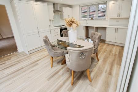 2 bedroom Detached bungalow for sale in Grove Street, Beeston, Beeston, NG9