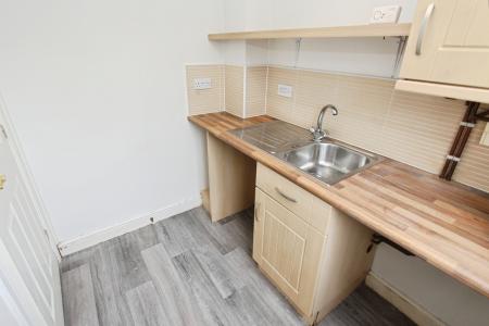 3 bedroom Town house to let in Moody Close, Chilwell, NG9