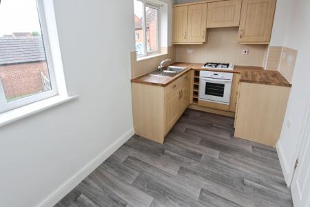 3 bedroom Town house to let in Moody Close, Chilwell, NG9
