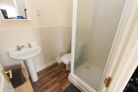 3 bedroom Town house to let in Moody Close, Chilwell, NG9