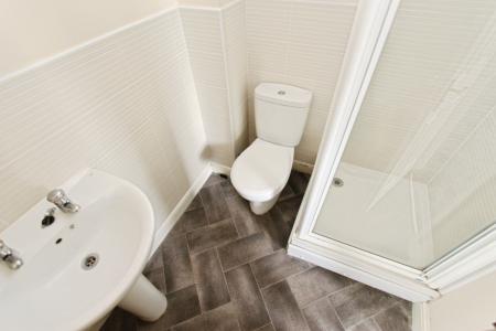 3 bedroom Town house to let in Moody Close, Chilwell, NG9