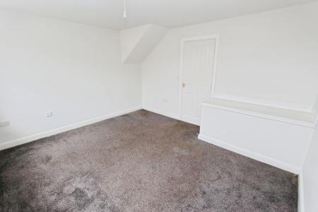 3 bedroom Town house to let in Moody Close, Chilwell, NG9