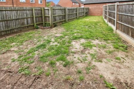 3 bedroom Town house to let in Moody Close, Chilwell, NG9