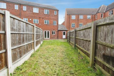 3 bedroom Town house to let in Moody Close, Chilwell, NG9