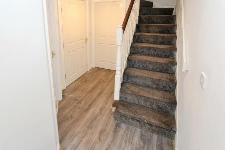 3 bedroom Town house to let in Moody Close, Chilwell, NG9