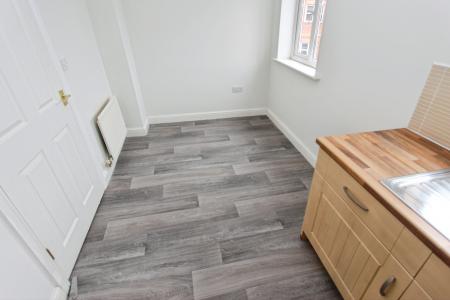 3 bedroom Town house to let in Moody Close, Chilwell, NG9