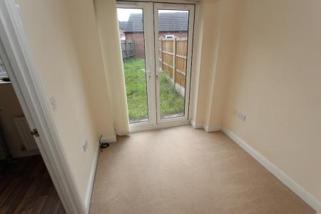 3 bedroom Town house to let in Moody Close, Chilwell, NG9