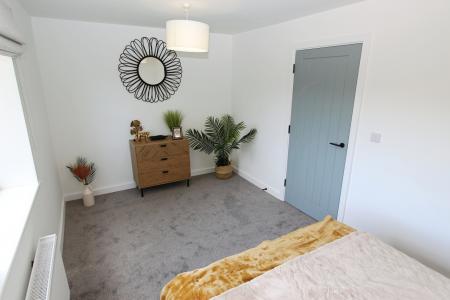 3 bedroom Semi-detached house to let in Tulip Street, Beeston, NG9