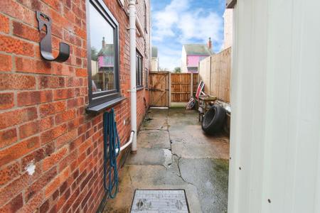 2 bedroom Semi-detached house for sale in Holmfield Road, Chilwell, Chilwell, NG9