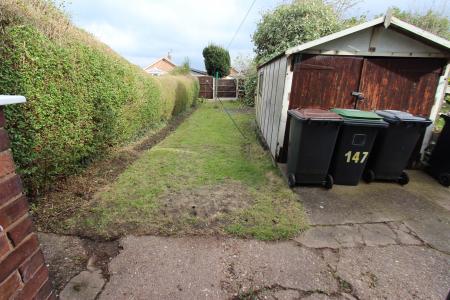 2 bedroom Semi-detached house to let in Meadow Lane, Attenborough, NG9