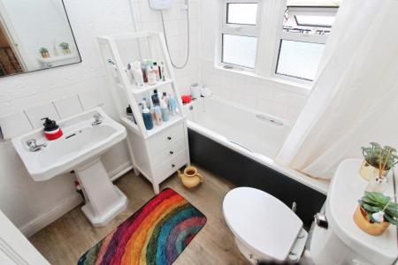 3 bedroom Terraced House for sale in Queens Road West, Beeston, Beeston, NG9