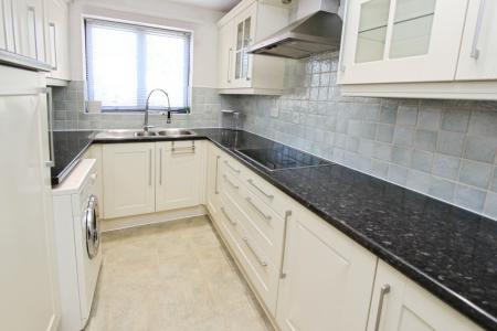 2 bedroom Bungalow for sale in Benington Drive, Wollaton, Nottingham, NG8