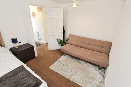 2 bedroom Bungalow for sale in Benington Drive, Wollaton, Nottingham, NG8