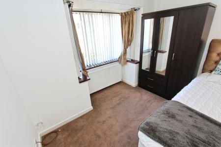 2 bedroom Bungalow for sale in Benington Drive, Wollaton, Nottingham, NG8