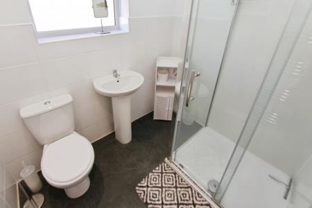 2 bedroom Bungalow for sale in Benington Drive, Wollaton, Nottingham, NG8