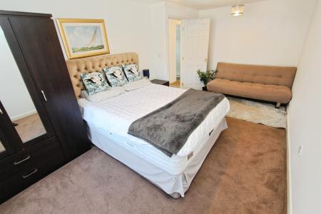 2 bedroom Bungalow for sale in Benington Drive, Wollaton, Nottingham, NG8