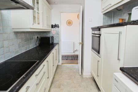 2 bedroom Bungalow for sale in Benington Drive, Wollaton, Nottingham, NG8