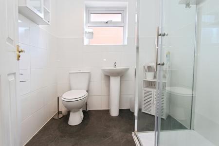 2 bedroom Bungalow for sale in Benington Drive, Wollaton, Nottingham, NG8