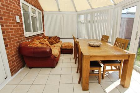 2 bedroom Bungalow for sale in Benington Drive, Wollaton, Nottingham, NG8