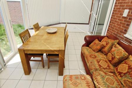 2 bedroom Bungalow for sale in Benington Drive, Wollaton, Nottingham, NG8