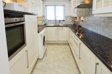 2 bedroom Bungalow for sale in Benington Drive, Wollaton, Nottingham, NG8