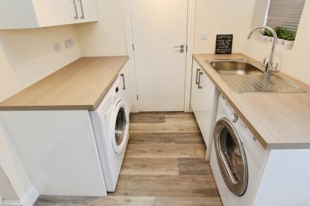 4 bedroom Semi-detached house for sale in Hillview Road, Toton, NG9